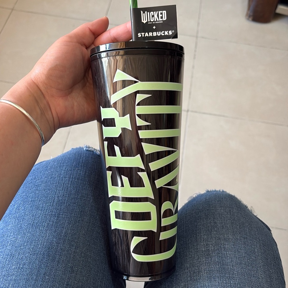 Mexico release Starbucks wicked tumbler defy gravity release date 11/21/24 24oz